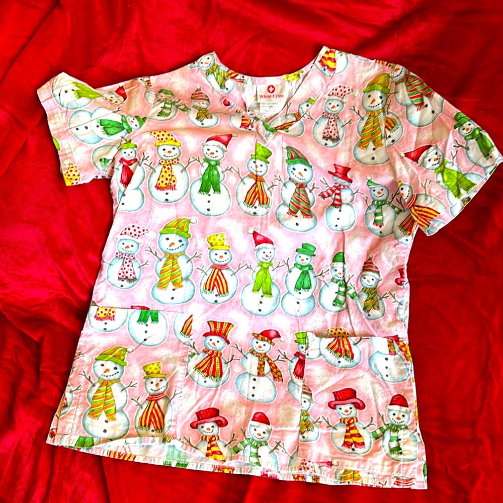 ❄️Holiday Snowman Scrub Top❄️